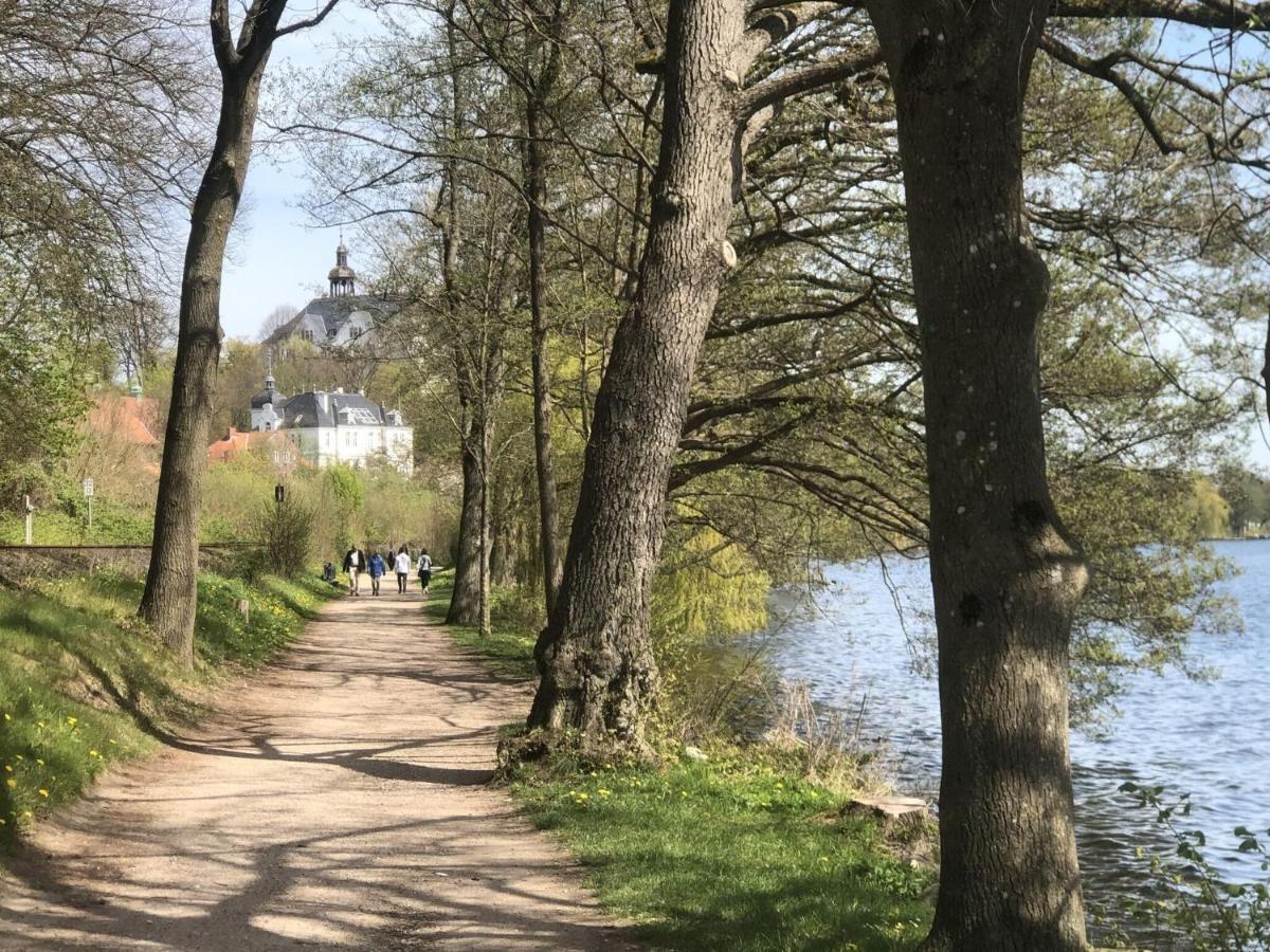 Flat In Eutin On The Kleiner Eutiner See Lake ภายนอก รูปภาพ